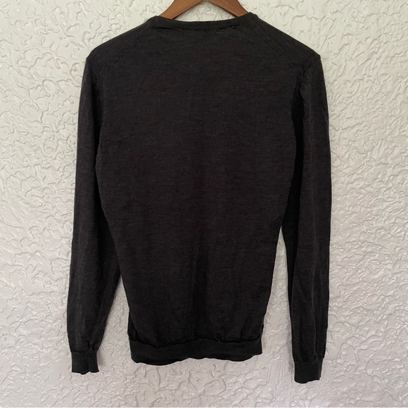 Boss Hugo Boss Slim Fit Fine Marino Wool V Neck Sweater Gray XL - Picture 5 of 9